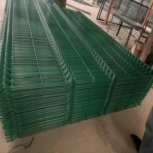 <span class=keywords><strong>Malla</strong></span> <span class=keywords><strong>de</strong></span> Alambre Soldada Curvada 3D con Recubrimiento <span class=keywords><strong>de</strong></span> PVC Verde <span class=keywords><strong>de</strong></span> 2.0m x 2.5m, <span class=keywords><strong>Precio</strong></span> <span class=keywords><strong>de</strong></span> Fábrica, Venta al <span class=keywords><strong>por</strong></span> Mayor <span class=keywords><strong>para</strong></span> Seguridad en Exteriores - Product Image 6
