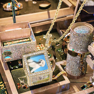 Collier avec pendentif <span class=keywords><strong>cube</strong></span> personnalisé en zircon, photo de famille, portrait personnalisé, 6 photos, bijoux, colliers vierges pour sublimation - Product Image 2