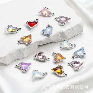 จี้รูปหัวใจประดับเพชรเทียมอัลลอยด์ขนาด 12 มม. อุปกรณ์ทำเครื่องประดับ DIY พร้อมรูสำหรับทำสร้อยข้อมือและสร้อยคอ - Product Image 1