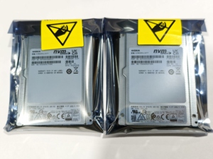 Yeni 30.72TB U.3 NVMe PCIe 4.0 X4 Çift Portlu Kurumsal Katı Hal Sürücüsü KCM6XRUL30T7 2.5 inç 15mm Okuma Yoğunluğunda Veri Transferi İçin - Product Image 3