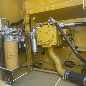 Excavatrice CAT d'occasion, équipement de construction lourd de couleur jaune - Product Image 3