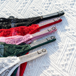 Hot Sexy Red Lace Tanga Panty para sexo <span class=keywords><strong>Glitter</strong></span> G <span class=keywords><strong>String</strong></span> Tanga transparente Bragas de diamantes de imitación para mujer - Product Image 3