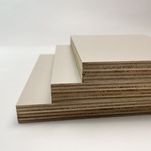 Hoja de <span class=keywords><strong>madera</strong></span> contrachapada Tablero laminado de melamina de 18mm <span class=keywords><strong>Precio</strong></span>/contrachapado de melamina Mdf de alto brillo - Product Image 1