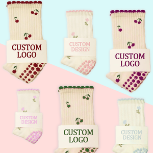 设计徽标棉质女式时尚运动袜女士芭蕾舞防滑瑜伽普拉提袜子运动圆领荷叶边定制袜子 - Product Image 1