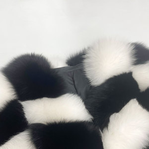 Luxury Chessboard Pattern Black White Mix giacca di pelliccia di dimensioni personalizzate <span class=keywords><strong>cappotto</strong></span> di pelliccia di volpe artica invernale - Product Image 5