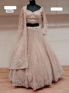 Filet de broderie à paillettes lourdes glamour Lehenga Élégant Georgette Choli pour les fêtes de mariage des femmes Réceptions Indien Pakistanais - Product Image 4