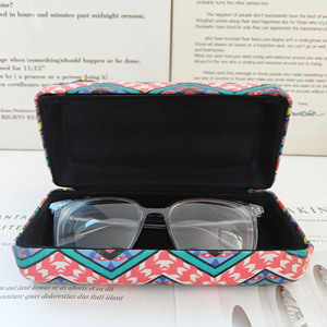 Étui à lunettes rétro brodé avec motif de lapin, grande capacité, résistant à la pression, boîte de rangement pour lunettes, design rectangulaire imprimé, design à rabat - Product Image 3