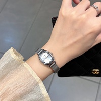 Montre Femme Ovale à Quartz en Acier Inoxydable, Design Minimaliste, Étanche, Luxe Léger