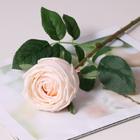 Roses artificielles blanches en PU de haute qualité au toucher réaliste pour la fête des mères et la décoration de Noël à la maison