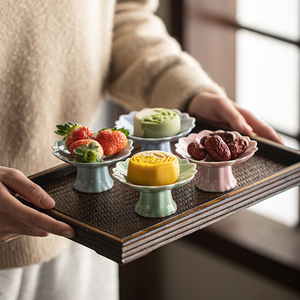 จานเซรามิกทรงดอกไม้ขาสูงสำหรับเสิร์ฟของหวาน ผลไม้ หรือชาในงานแต่งงาน - Product Image 2