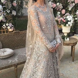 Nouveau ---- tendance-élégant et belle robe de longueur de plancher avec élégant embelli dans le verre cristal perles en pierre pour mariage = 2021 - Product Image 1