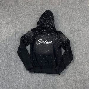 Felpa con Cappuccio Vintage Personalizzata da Uomo, Effetto Invecchiato, Stampa DTG, Strass sul Cappuccio, Polsini a Triplo Strato, Stile Streetwear - Product Image 3