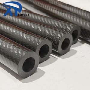 Tubo in Fibra di Carbonio Resistente alle Alte Temperature e Anti-Invecchiamento per Componenti del Vano Motore Automobilistico - Product Image 3