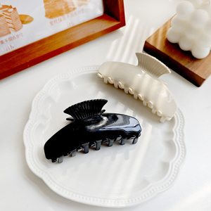 Pince à cheveux tendance en acétate/acrylique, forme éventail, pince à cheveux supérieure unisexe, couleurs personnalisables brillantes, accessoire de cheveux écologique - Product Image 6