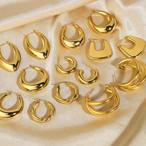 Pendientes de Aro Grandes de Acero Inoxidable con Triple Trenzado Chapados en Oro de 14k para Mujer, Venta al por Mayor 2021 - Product Image 1