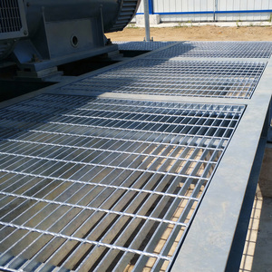 Grille en acier galvanisé perforé robuste, <span class=keywords><strong>plaque</strong></span> <span class=keywords><strong>de</strong></span> sol en métal soudé ou écran à trous carrés pour la construction - Product Image 1