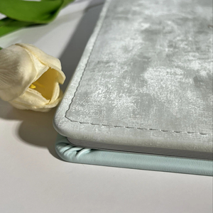 Tùy Chỉnh Flannel Bề Mặt Bìa Thiết Kế Bìa Cứng Giấy Trang Nằm Phẳng Đám Cưới Gia Đình Album Ảnh In Kỹ Thuật Số - Product Image 1