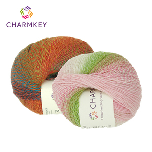 Fil à chaussettes en <span class=keywords><strong>laine</strong></span> superwash 80% et nylon 20% à 4 brins, teint en filature - Haute qualité pour des chaussettes durables, tricot et couture - Product Image 2