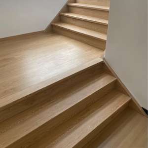 Gradini e Alzate per Scale Hongtian SPC 5.5mm con Bordo Smussato Impermeabili per Uso Ospedaliero Ecologici con Garanzia di 3 Anni - Product Image 2