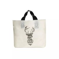Sacs d'emballage durables pour vêtement, chaussures, vêtements, sous-vêtements, logo personnalisé imprimé couleur pliable en plastique avec poignée