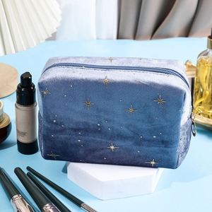 Cheap Price Gilded Stars Soft Toiletry Bag Luxury Beauty Makeup Organizer Pouch Personalized Velvet Cosmetic Bag With Zipper - Product Image 4