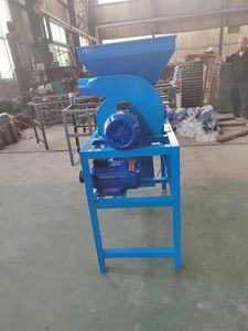 新型水果种子收集脱粒机: 农业用高效小型花生皮机 - Product Image 4