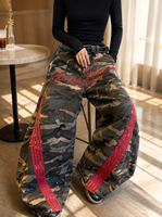 Jean large taille haute en denim premium pour femme, style Gorpcore gothique camouflage, respirant, coupe ample, avec empiècements en maille rouge contrastante, idéal pour l'été