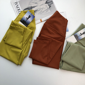 Vente en gros Leggings de compression Pantalons de yoga taille haute avec poche nus pour le levage des fesses des femmes Leggings de sport extensibles - Product Image 4