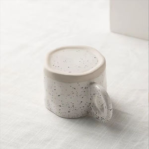 Taza de Cerámica de Lujo al por Mayor, Estilo Nórdico, para Café o Té, Diseño Floral, Asa de Anillo, Ecológica, Regalo Empresarial - Product Image 3