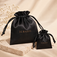 Pochette en satin personnalisée avec cordon de serrage, sac anti-poussière de luxe pour sacs à main, vêtements, chaussures, emballage avec logo imprimé pour marques de détail