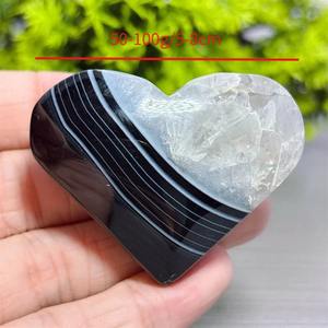 Vente en gros de pierres naturelles polies en agate noire à rayures en forme de cœur, pour la décoration de la maison et les cadeaux de fêtes - Product Image 2
