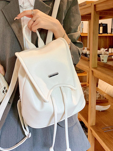 <span class=keywords><strong>Zaino</strong></span> Piccolo da <span class=keywords><strong>Donna</strong></span> in Morbida <span class=keywords><strong>Pelle</strong></span> con Coulisse, Impermeabile, Fodera in Poliestere, Doppio Manico, Borsa a Mano - Product Image 3