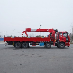 Camion grue télescopique FAW 8x4 fiable de 25 tonnes, grue Loory de 30 tonnes avec moteur de 420 CV pour la construction - Product Image 6