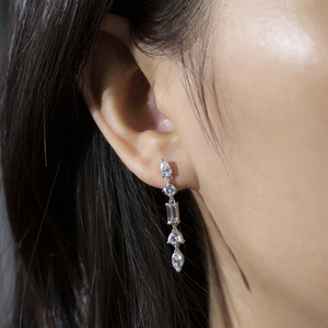 ต่างหูเพชรทรงแฟนซีทองคำขาว 9K รุ่น MSE-909 จาก Messi Jewelry สำหรับผู้หญิง - Product Image 6