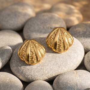 Pendientes de acero inoxidable chapados en oro de 18 quilates, joyería delicada para la oreja, para mujer - Product Image 4