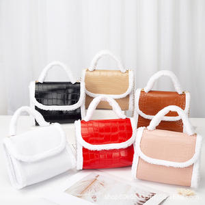 时尚女款手袋2021包女广州潮流包包批发韩式斜挎包女 - Product Image 2