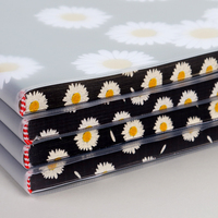 Cuaderno con Cubierta de PP con Estampado Floral de Margaritas, Diseño con Bordes Pintados, Papel Rayado Amigable con la Vista, Tamaños B5 y A5, Logotipo Personalizado, Diario Escolar para Estudiantes