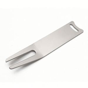 Outil de réparation de divots de golf personnalisable en couleur et en métal, avec ouvre-bouteille, multifonctionnel, durable, cadeau promotionnel pour événements - Product Image 4