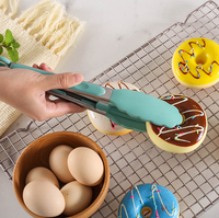 Accessoires de cuisine résistants à la chaleur ustensiles de cuisine antiadhésifs manche en bois de qualité alimentaire spatule ensemble de cuillères en Silicone