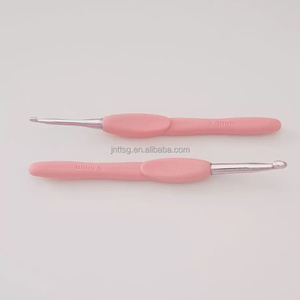 <span class=keywords><strong>Crochet</strong></span> en métal massif tressé à la main avec poignée souple en TPR, <span class=keywords><strong>crochet</strong></span> coloré pour pulls, outils de tricot manuel pour débutants, vente en gros - Product Image 4