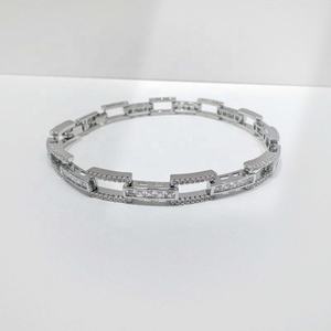 สร้อยข้อมือเงินแท้ 925 ลายใบโคลเวอร์ สำหรับผู้หญิง แฟชั่นสไตล์ตะวันตก เรียบหรู ชุบทอง 14k 18k - Product Image 5