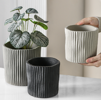 Moule en ciment décoratif pour pots de plantes en béton, jardinières en béton gaufré de style européen unique pour la vente en gros