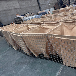Barrières <span class=keywords><strong>HESCO</strong></span> en gabions soudés, fabriquées en Chine, utilisées comme unités de défense contre les inondations et les vents. - Product Image 5