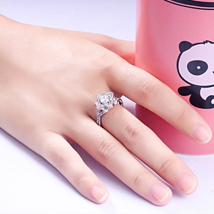 Anillo de Boda de Plata 925 de Lujo de Fabricantes de Joyería, Diseño Clásico de Flor con Circonita Cúbica para Fiestas - Product Image 4