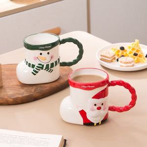 Tasse en céramique de Noël M mignon bas de Noël forme père Noël style tasse à café enfants enfants créatif cadeau de Noël tasse à eau - Product Image 3