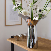 Vase en acier inoxydable argenté poli, bouche incurvée irrégulière, vase à fleurs en métal, décoration de table minimaliste moderne, ornement pour la maison