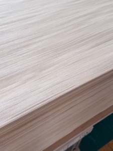 Recon Poplar Veneer tấm 1260mm <span class=keywords><strong>x</strong></span> 2500mm 0.5mm Độ dày màu vàng nhạt thân thiện với môi trường cho văn phòng phân vùng bàn làm việc khách sạn - Product Image 5