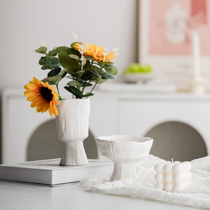 Vase en céramique fait main blanc uni en forme de bécher, décoration minimaliste pour salon et meuble TV - Product Image 4