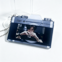 Op maat gemaakte camera-vormige uittrekbare UV-geprinte acryl sleutelhanger met schuifbare fototas, Kpop gratis cadeautjes, sterfans, creatieve celebrity