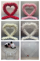 Standing backdrop lengkung berbentuk hati untuk lamaran pernikahan, lengkung bunga mawar merah dengan hiasan bunga untuk dekorasi Valentine